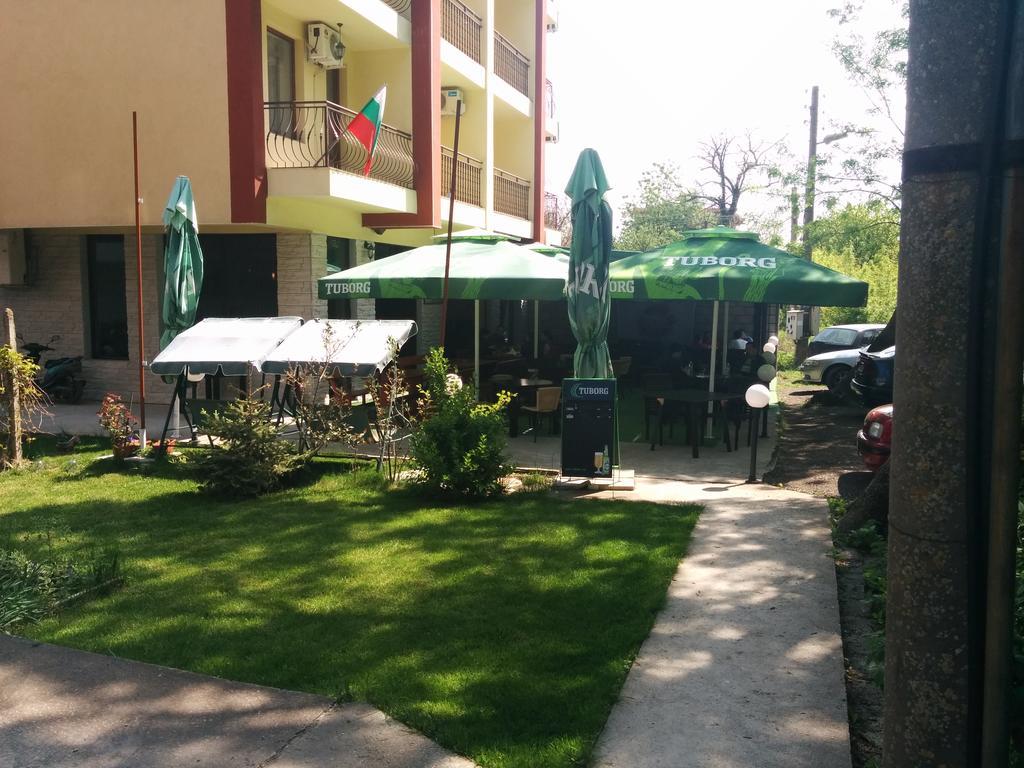 Central Park Family Hotel Καβάρνα Εξωτερικό φωτογραφία
